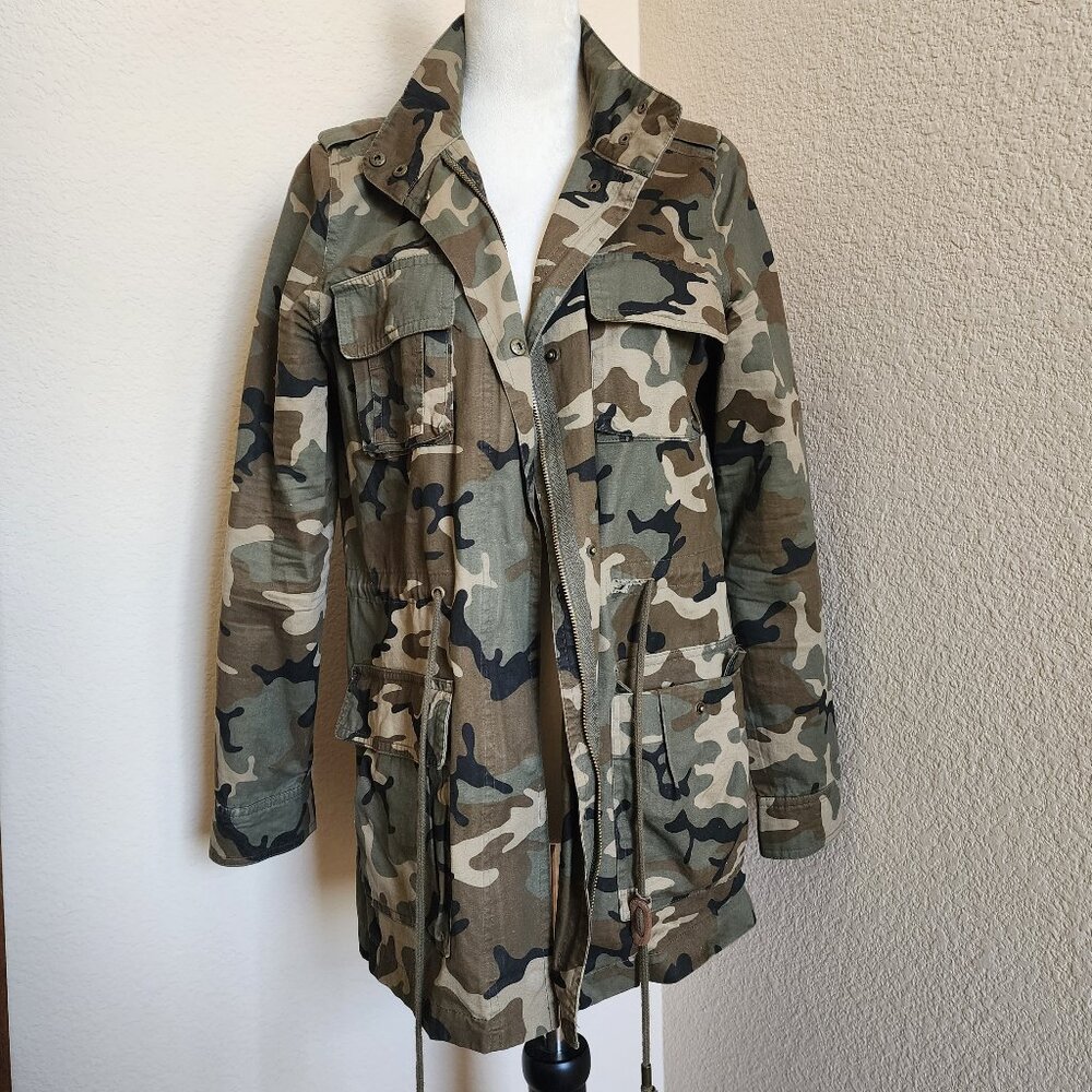 Love Tree Camouflage Jacket - Small